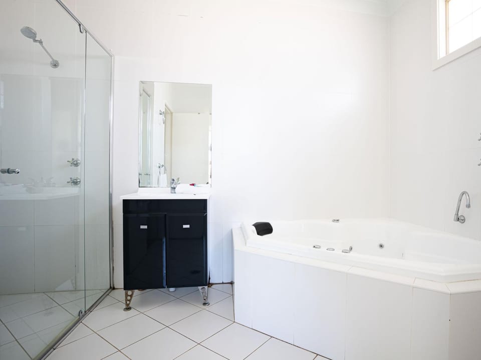 Bathroom, Bath