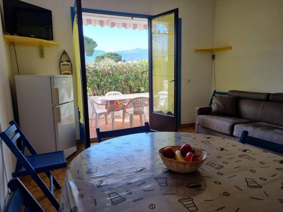 Studio cabine 4 pers. RDC, terrasse sud, 300m plage et commerces - FR-1-388-205 Cabin in Argeles-sur-Mer