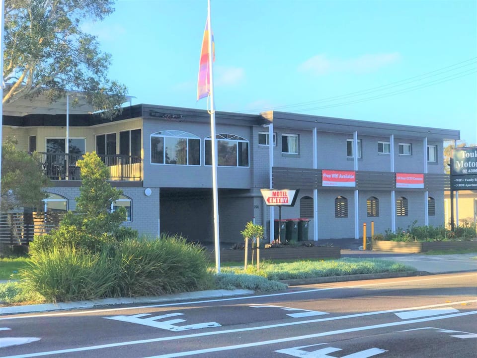 Facade/entrance