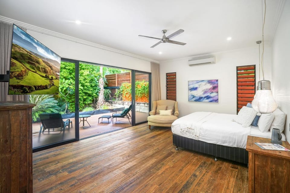 Belle Escapes 58 Ocean Dr Luxury Home Palm Cove House in Palm Cove