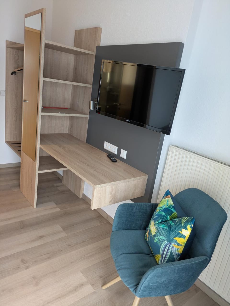 TV and multimedia, Seating area