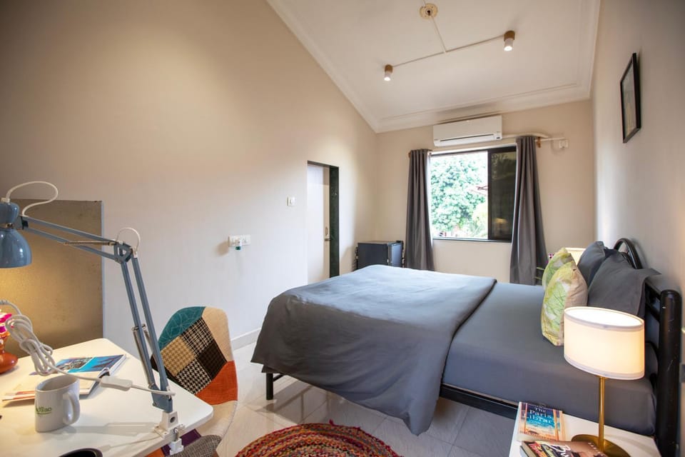 Bed, Bathroom, Photo of the whole room, wardrobe