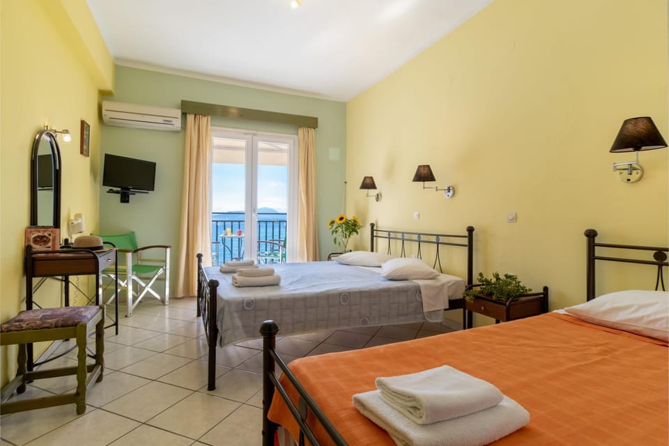 Living room, Bedroom