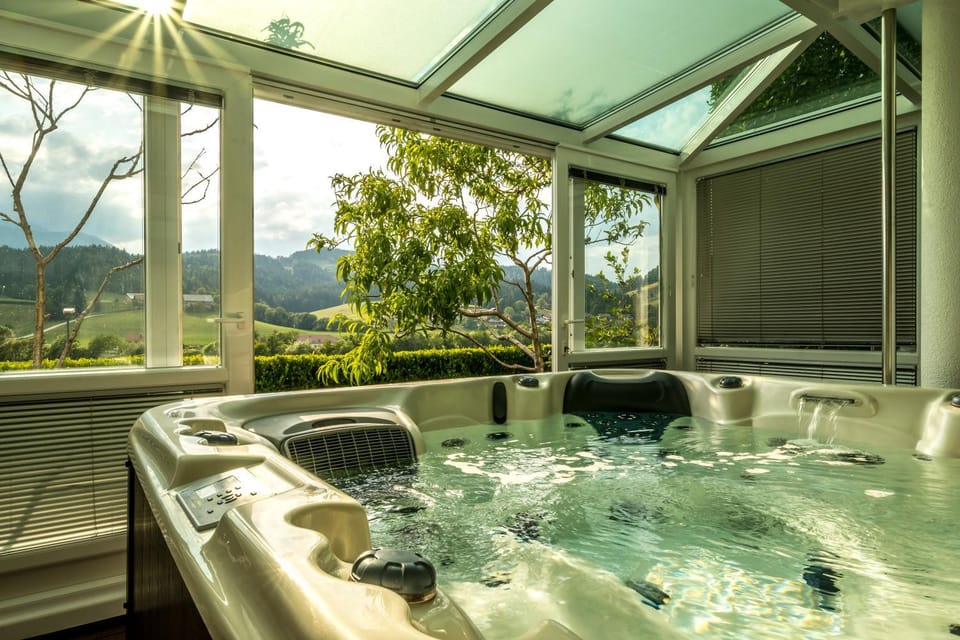 Hot Tub, Pool view