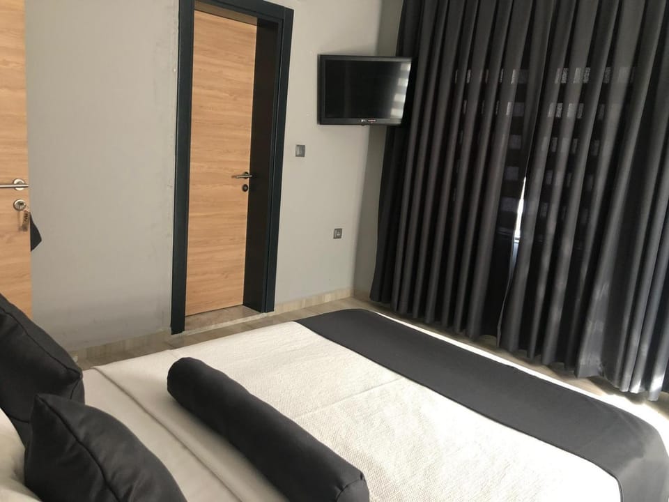 Bed, TV and multimedia