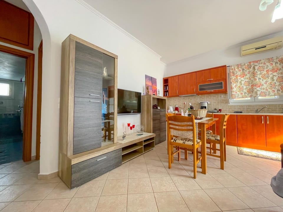 TV and multimedia, Kitchen or kitchenette, Dining area