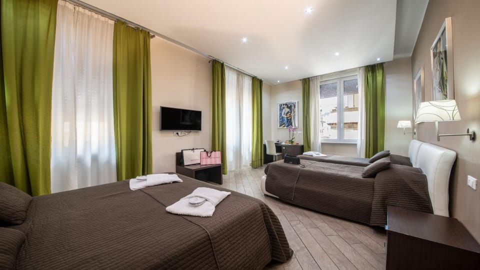 Bed, TV and multimedia, Bedroom