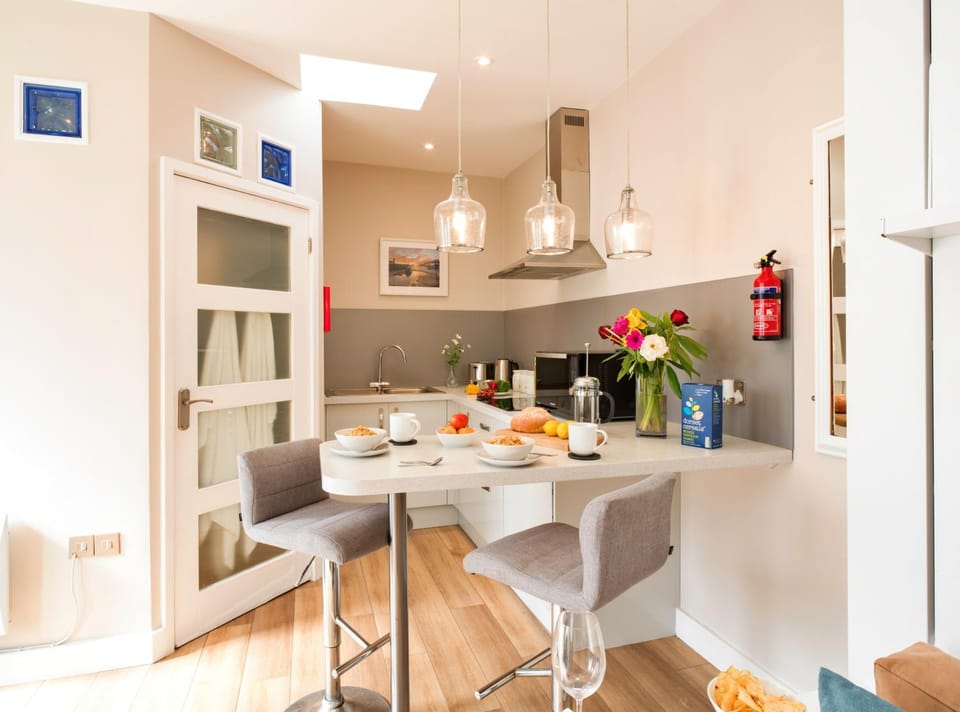 Kitchen or kitchenette, Dining area, kitchen, kitchen