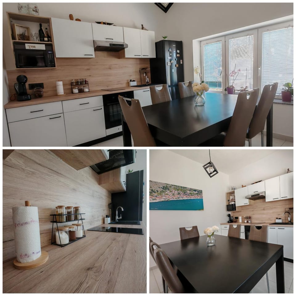 Kitchen or kitchenette, Dining area, oven, stove