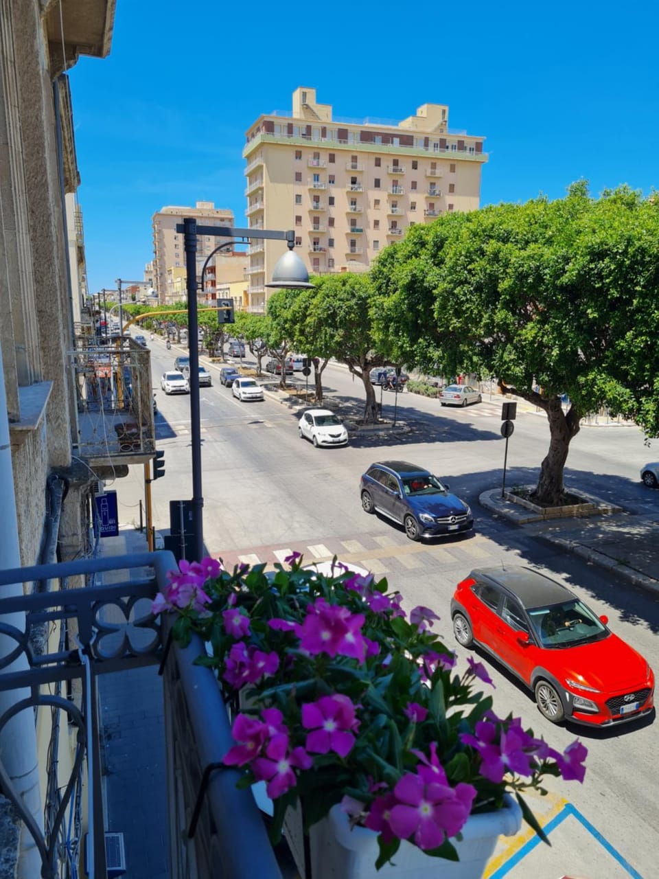 City view, Street view
