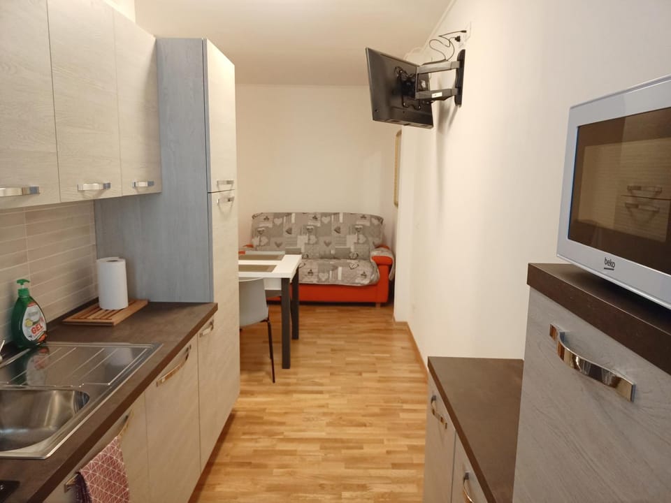 TV and multimedia, locker, air conditioner