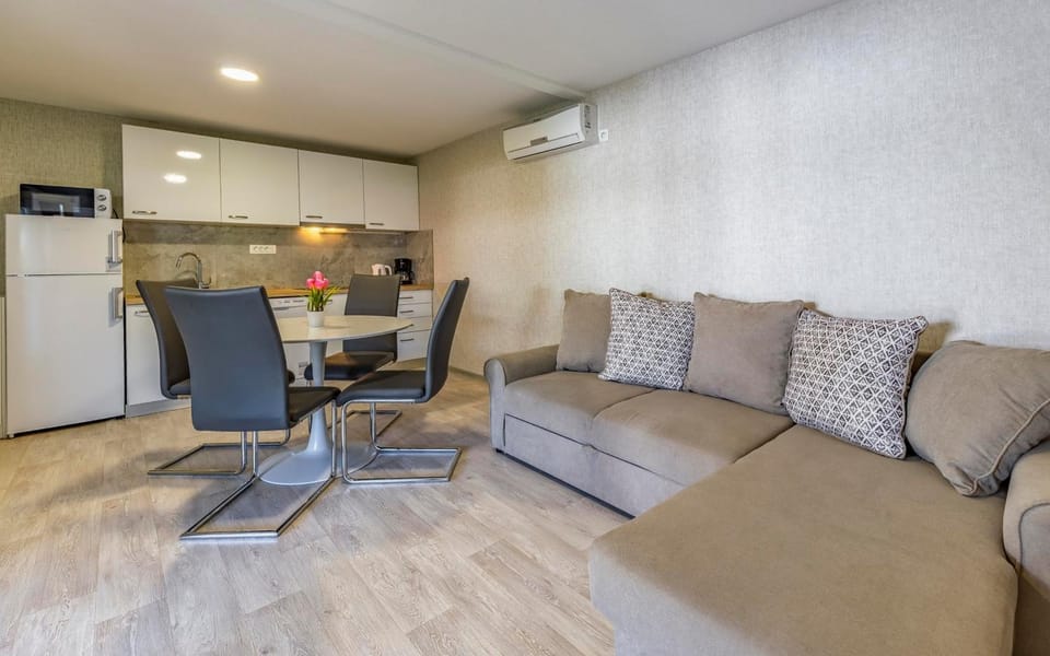 Kitchen or kitchenette, Living room, Dining area