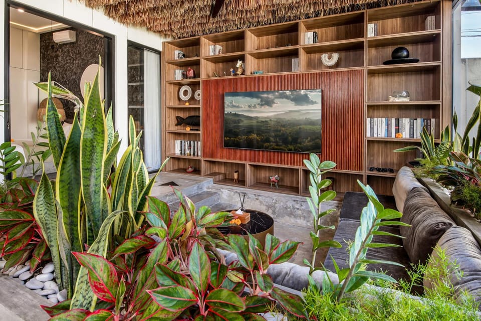 TV and multimedia, Living room, Evening entertainment