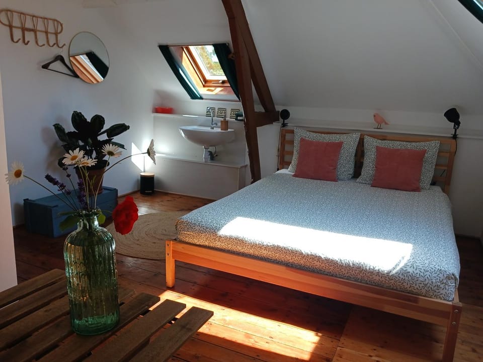 Bed, Bedroom
