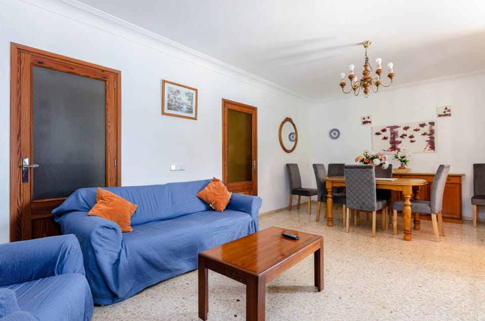 Communal lounge/ TV room, Living room