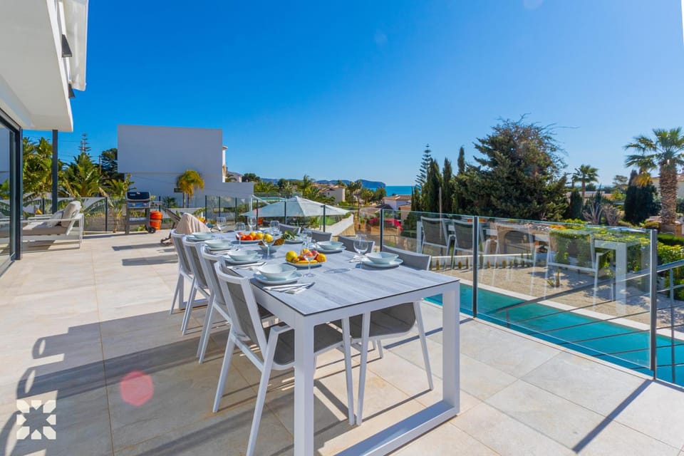 Patio, Day, View (from property/room), Balcony/Terrace, Dining area, Pool view, Swimming pool, sunbed