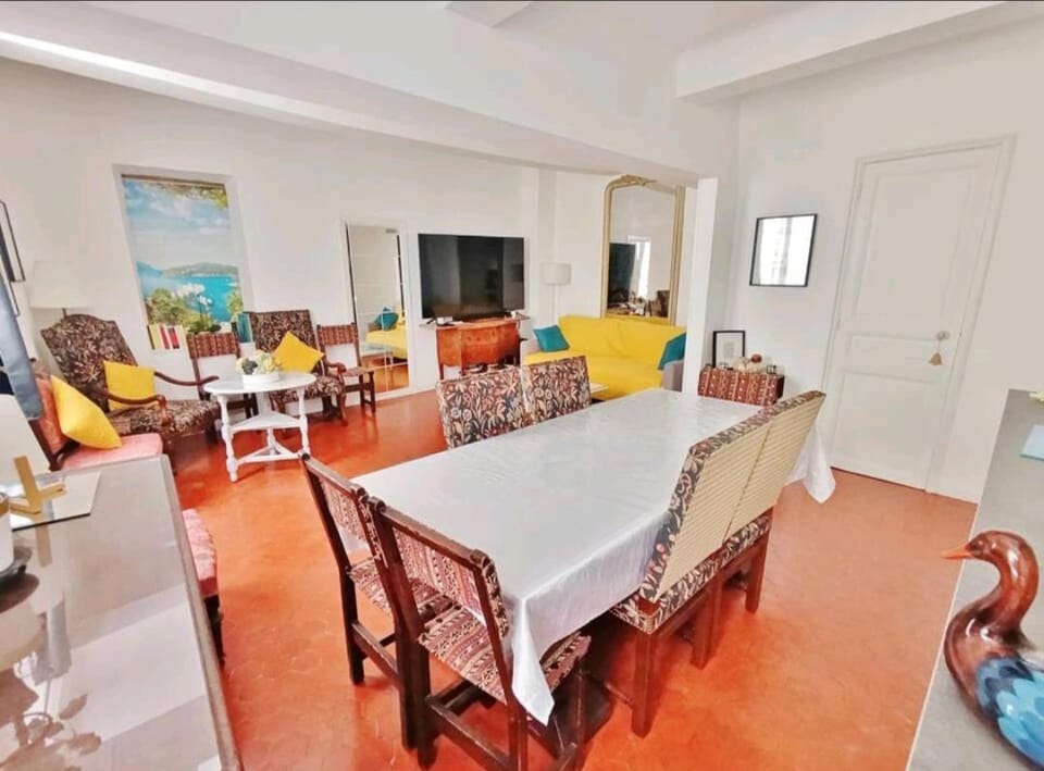 Appartement familial - 7pers- Hyères-centre Apartment in Hyères