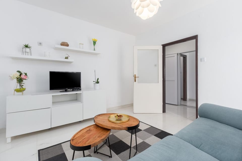 Silvia big private garden Apartment in Istria County