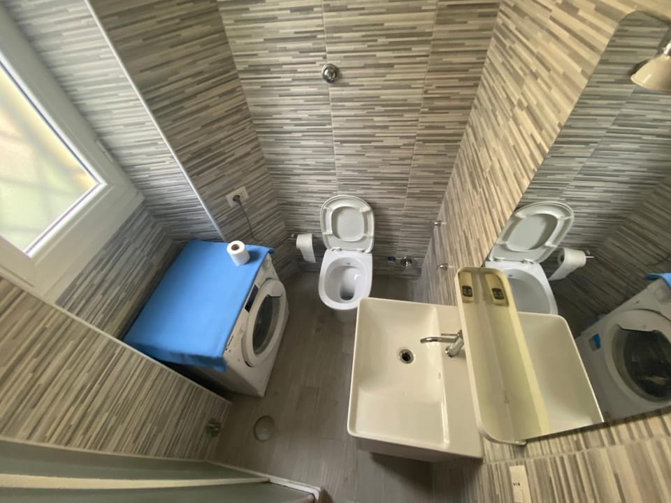 Toilet, Bathroom