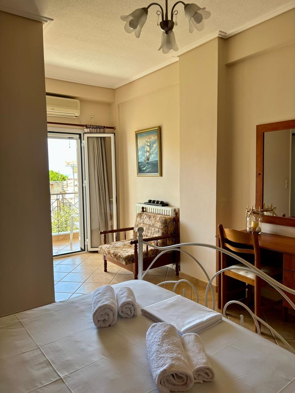 "Twin Apartments" in Kyparissia Apartment in Messenia
