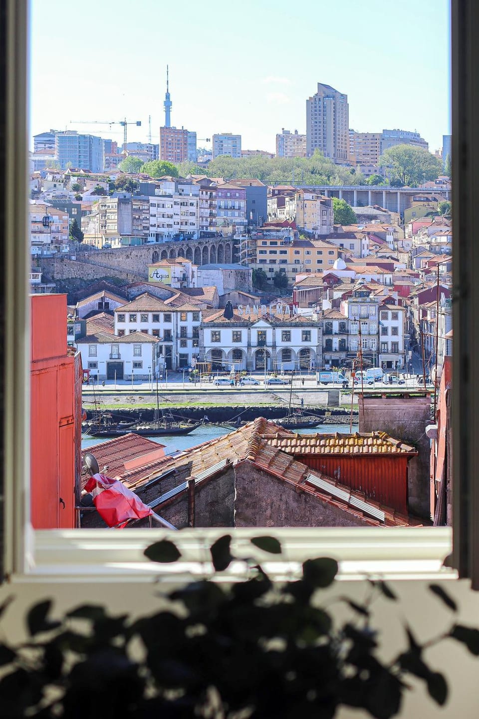 Neighbourhood, City view, River view