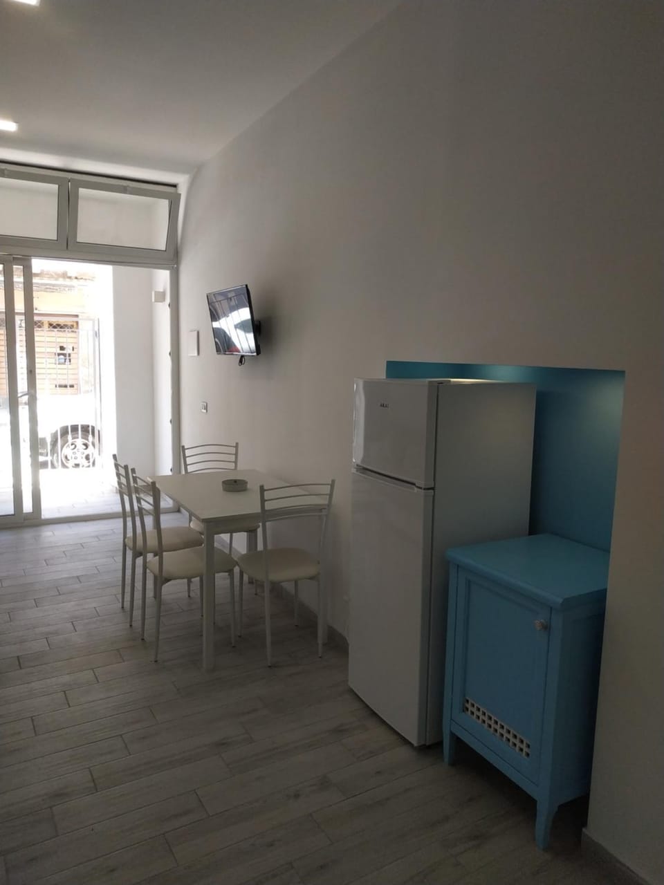 Communal lounge/ TV room, TV and multimedia, Living room, Dining area