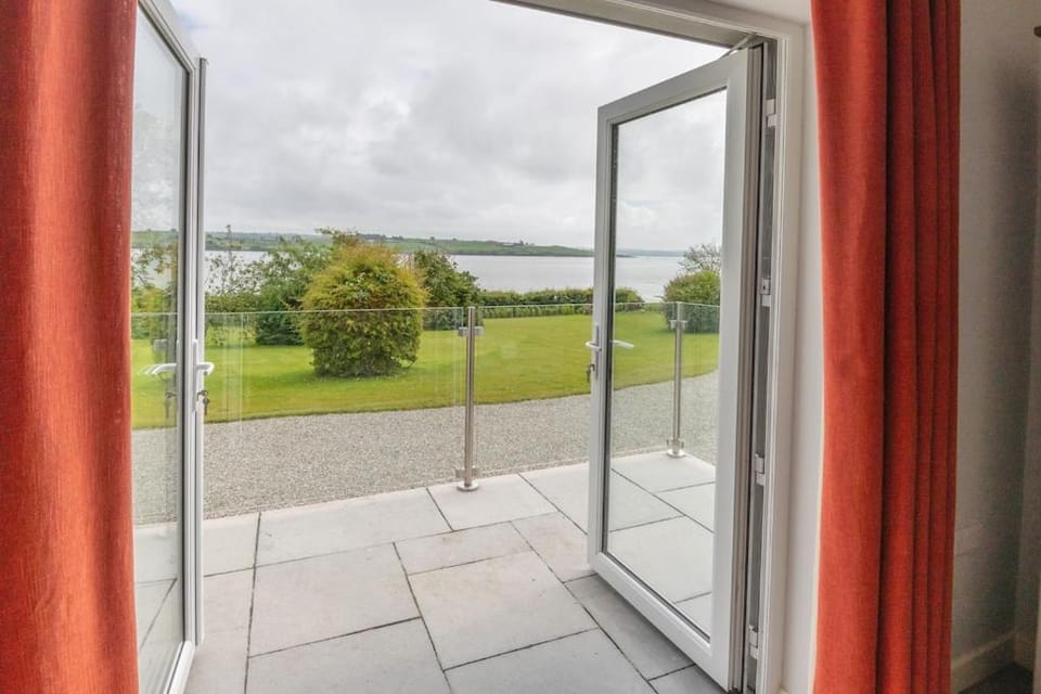 2 BED WATERFRONT PROPERTY - CLOSE TO COURTMACSHERRY House in County Cork