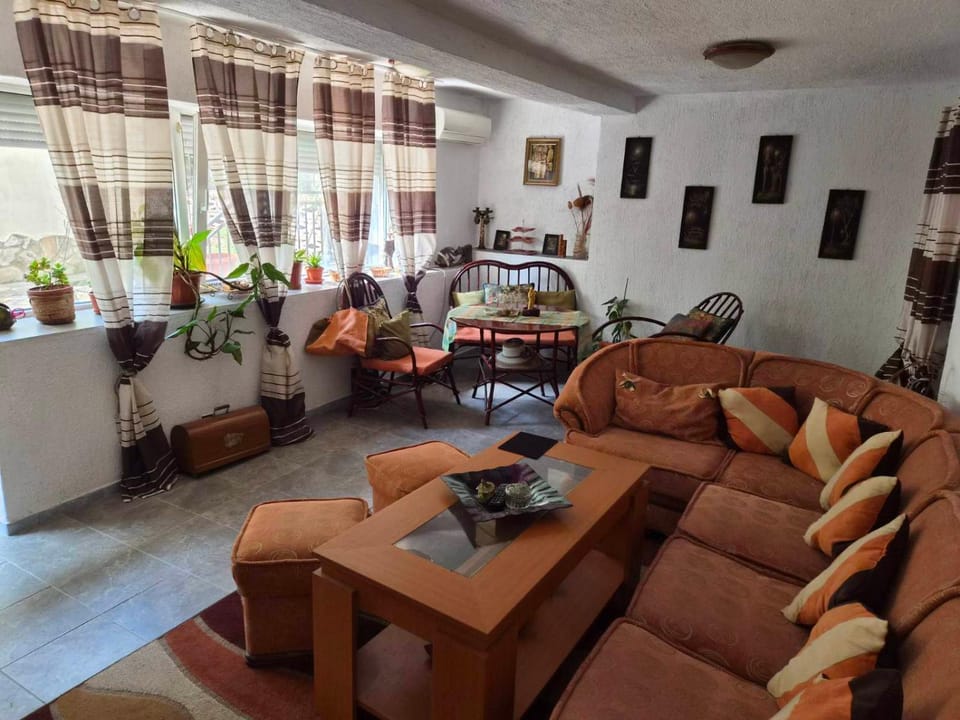Стаи за гости Дворъ House in Varna