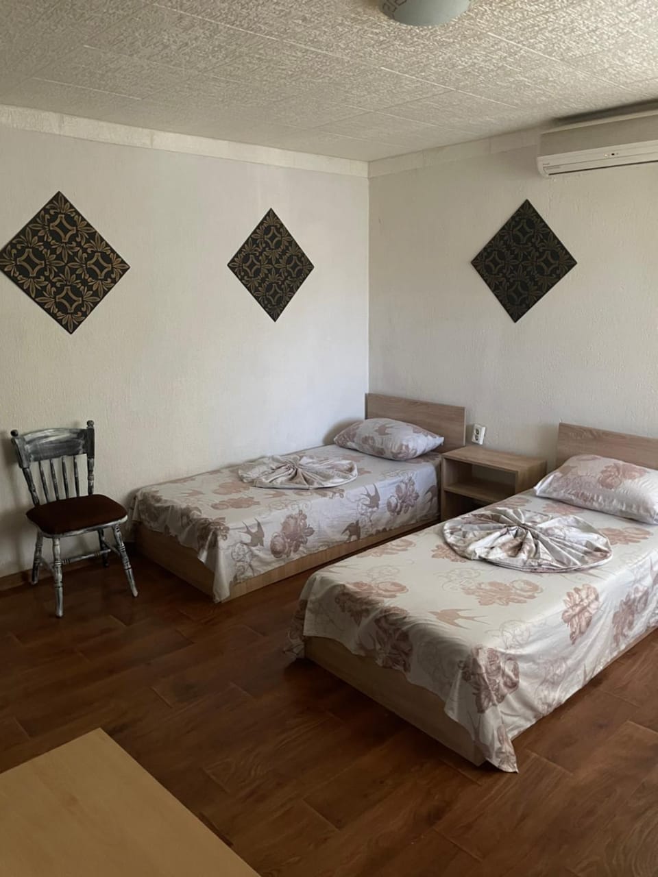 Bed, Photo of the whole room