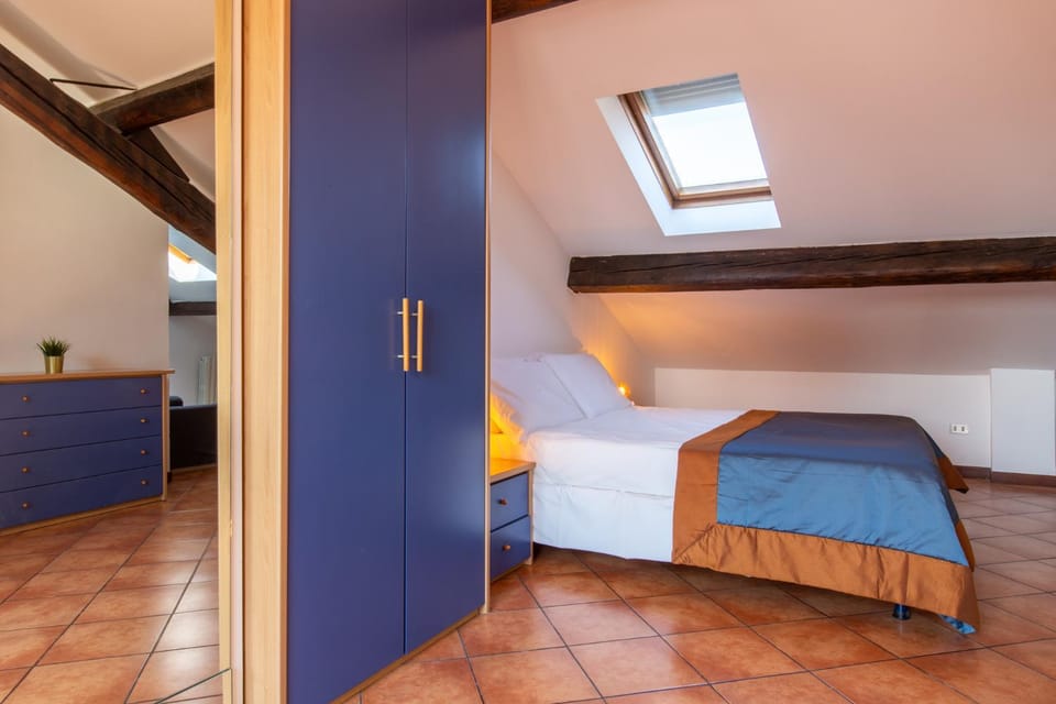 Bed, Photo of the whole room, Bedroom, wardrobe