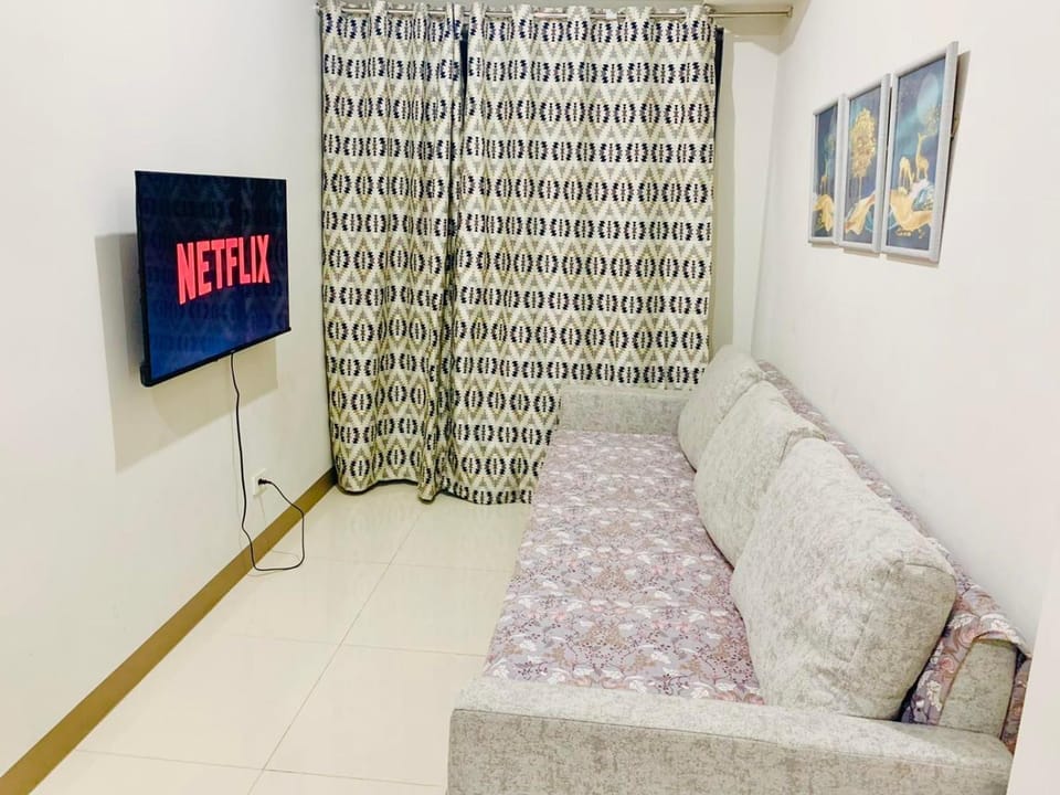 Communal lounge/ TV room, Bed, TV and multimedia, Living room, Photo of the whole room