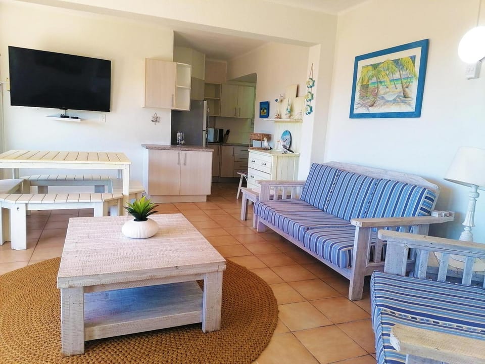 Communal lounge/ TV room, TV and multimedia, Living room