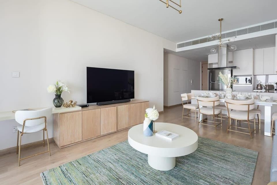 Frank Porter - The Address JBR Apartment in Dubai
