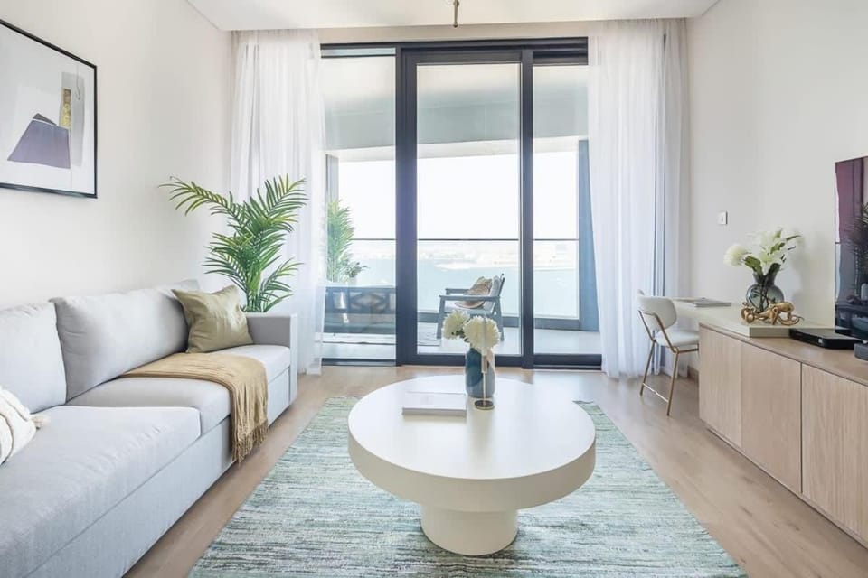 Frank Porter - The Address JBR Apartment in Dubai