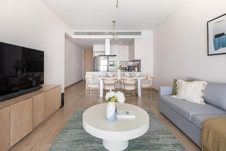 Frank Porter - The Address JBR Apartment in Dubai
