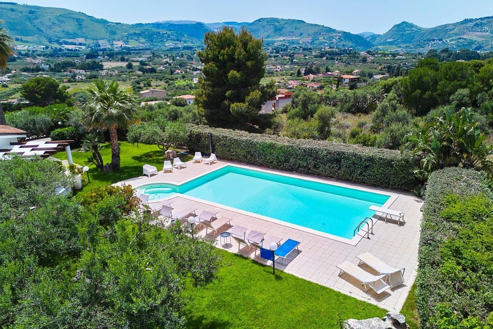Bird's eye view, Garden view, Pool view, Swimming pool, sunbed