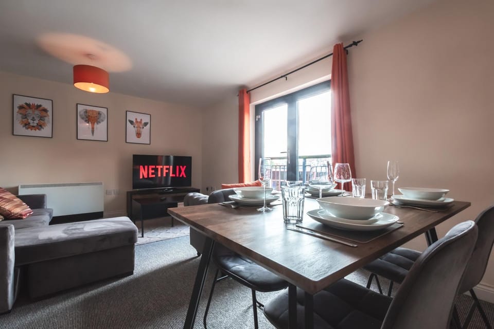 BEST PRICE! 2 Bed City Centre - 4 single beds or 2 Super king, Smart TVs, Sofa Bed & FREE SECURE PARKING Apartment in Southampton