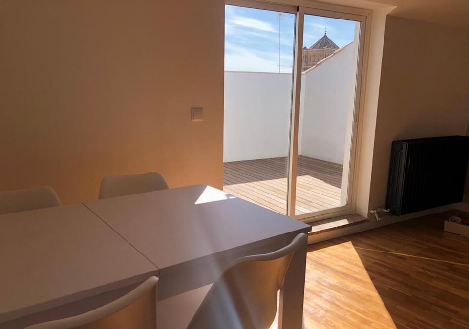 Balcony/Terrace, Dining area