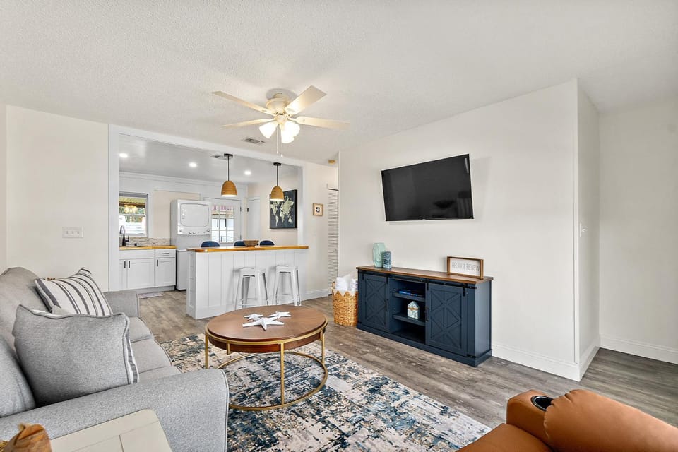 Paradise Palms - Nautilus Suite - Pool - Steps to Ocean - 10 min to Downtown! Apartment in Saint Augustine Beach