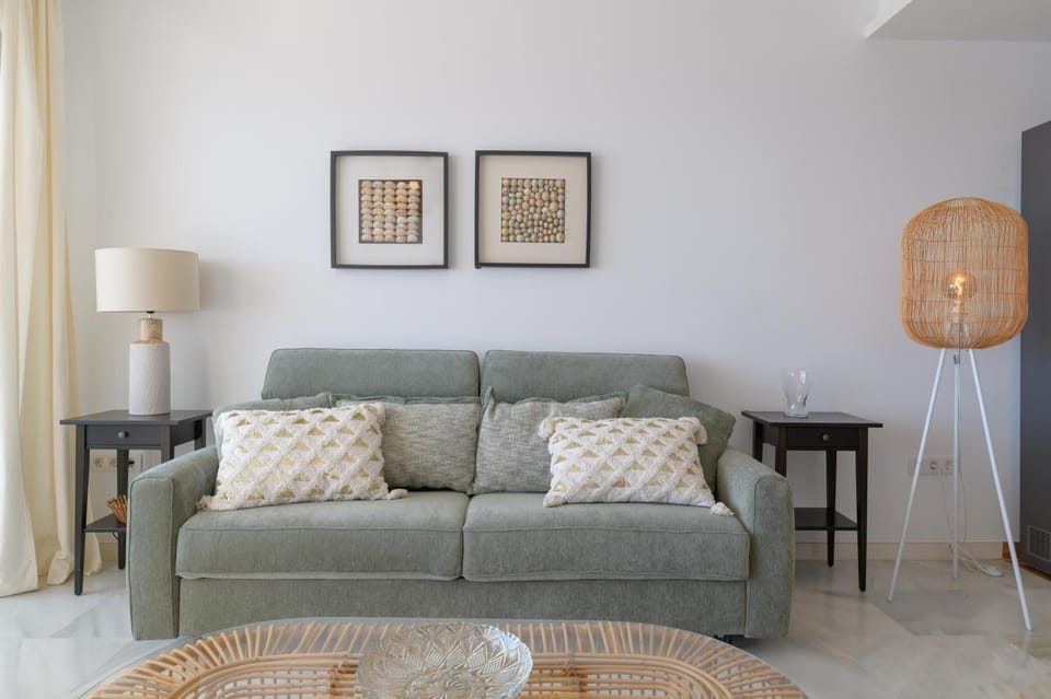 Bed, Living room
