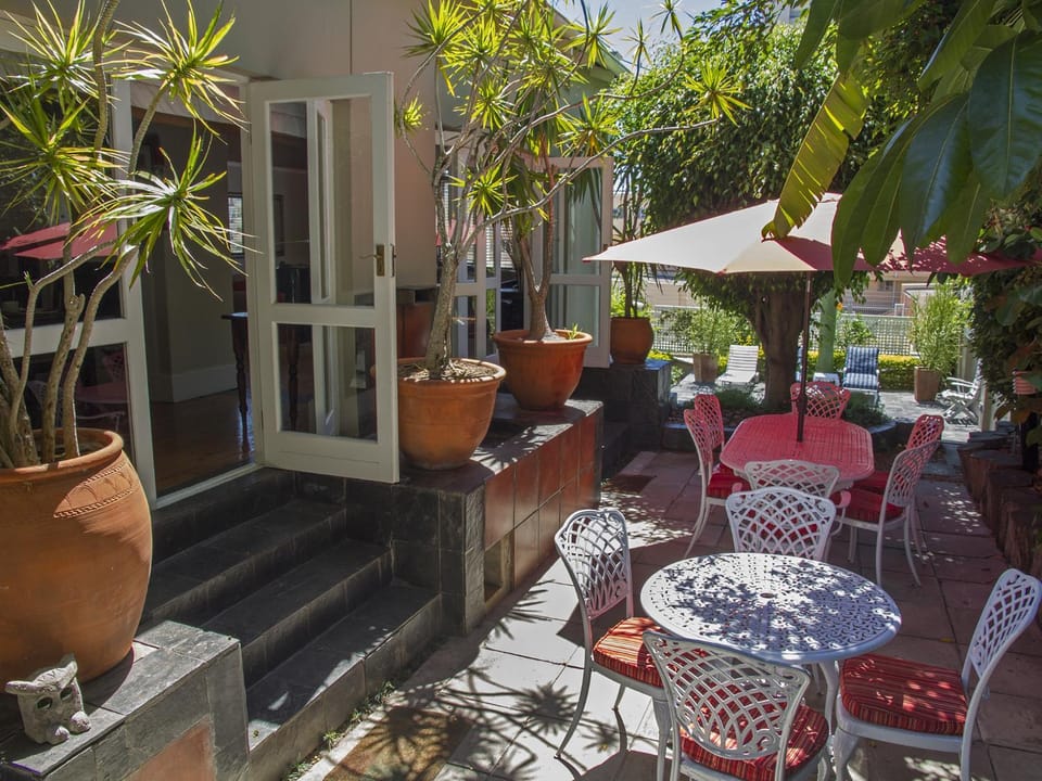 Patio, BBQ facilities, Garden, Balcony/Terrace, Food and drinks, Decorative detail, Garden view, Certificate/Award