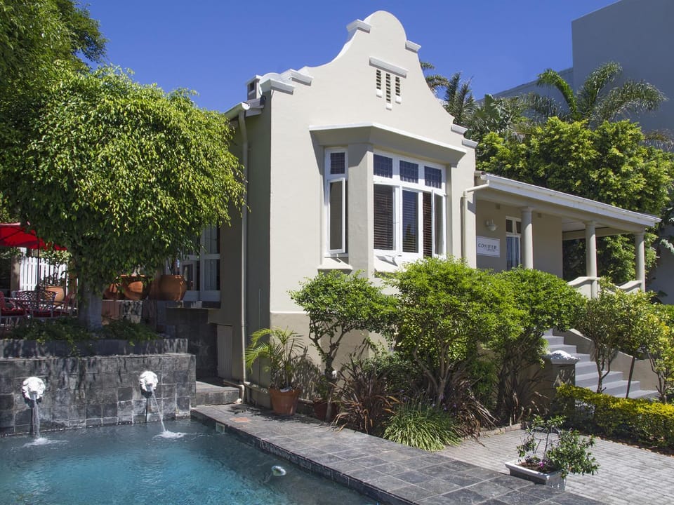Day, Swimming pool