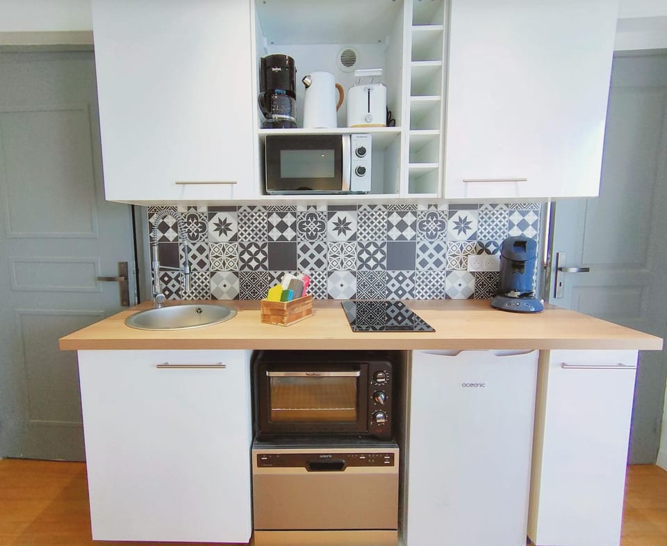 Coffee/tea facilities, Kitchen or kitchenette