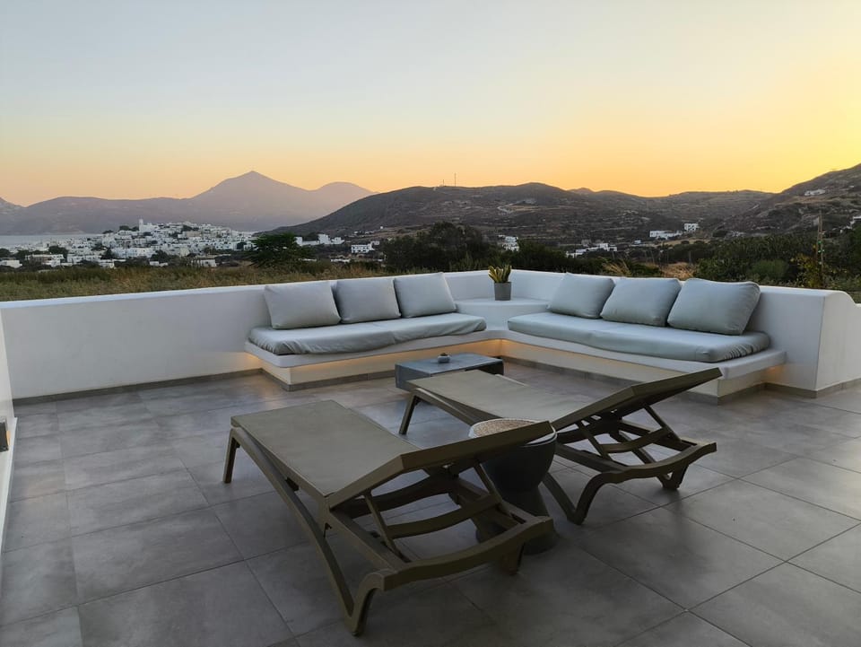 View (from property/room), Balcony/Terrace, Seating area