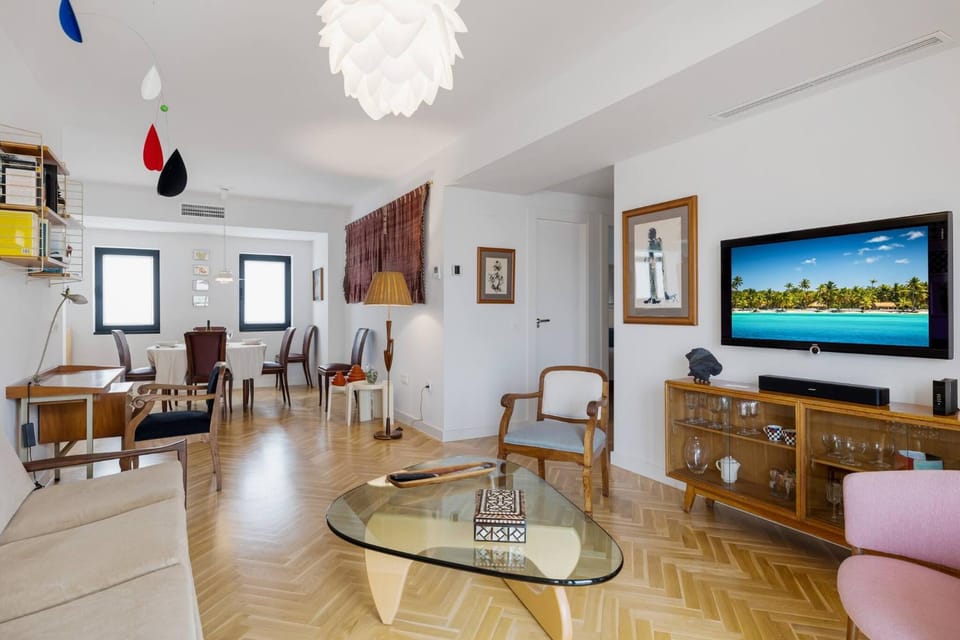 Communal lounge/ TV room, Living room