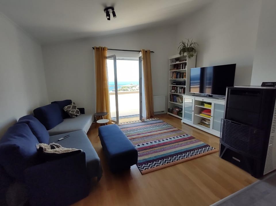 TV and multimedia, Living room, Sea view