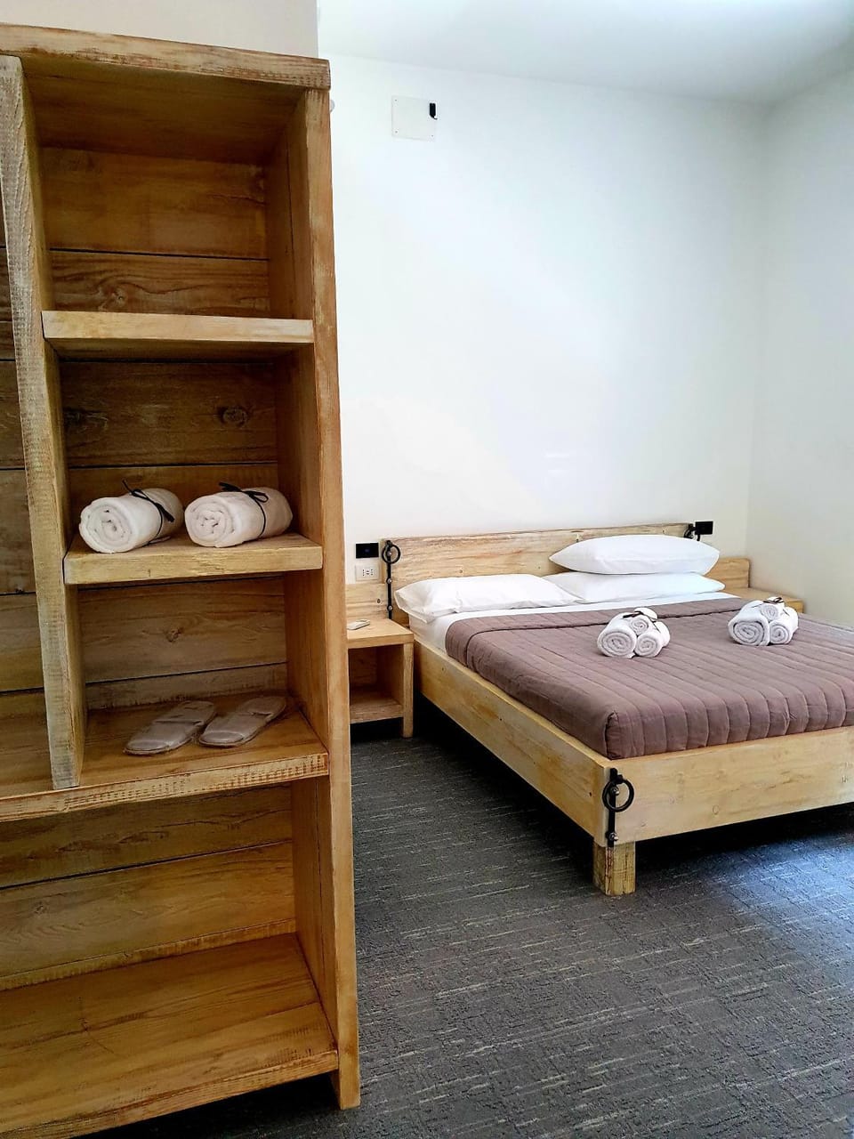 Bed, Photo of the whole room