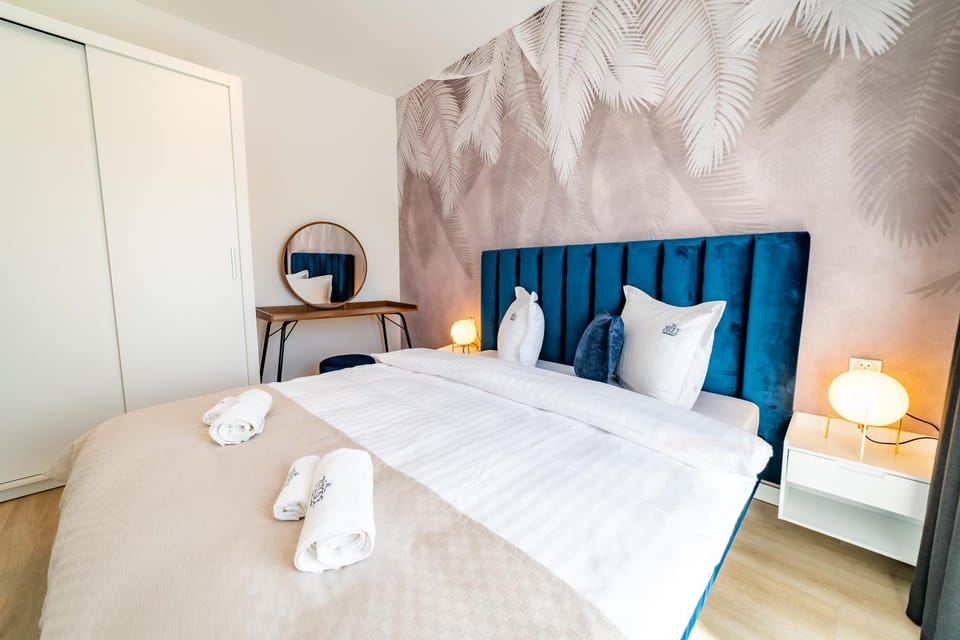 Bed, Photo of the whole room, Bedroom, towels, wardrobe