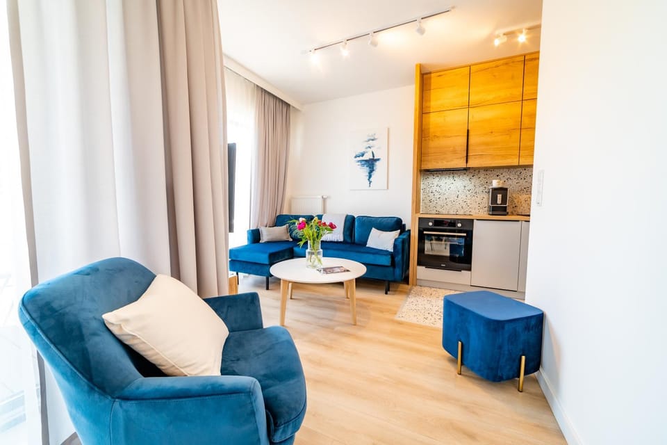 Kitchen or kitchenette, Living room, Seating area, stove