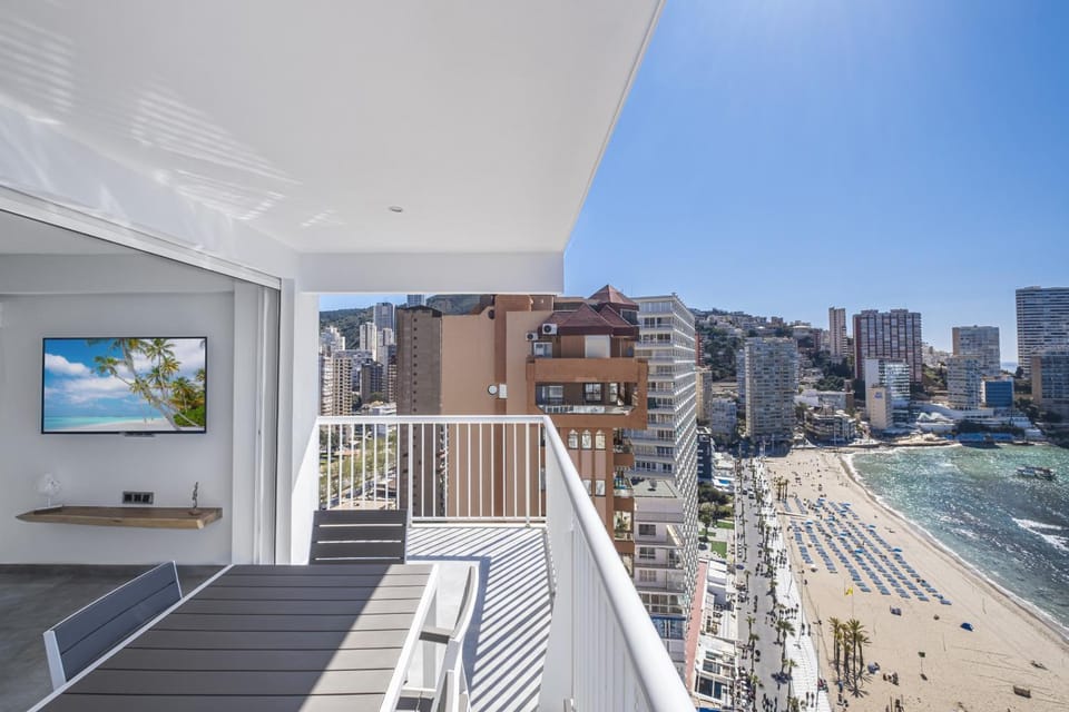 TV and multimedia, Balcony/Terrace, Living room, Beach, City view, Sea view, Street view